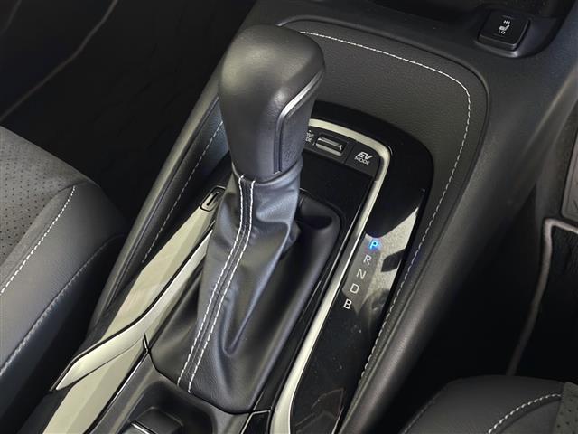 カローラ アクティブスポーツ　純正１０型ナビ　フルセグＴＶ　ＢＴ　バックカメラ　オートライト　シートヒーター　ＥＴＣ　専用フロントバンパー　特別カラー１７インチＡＷ　専用チューニングサスペンション　専用電動パワーステアリング（14枚目）