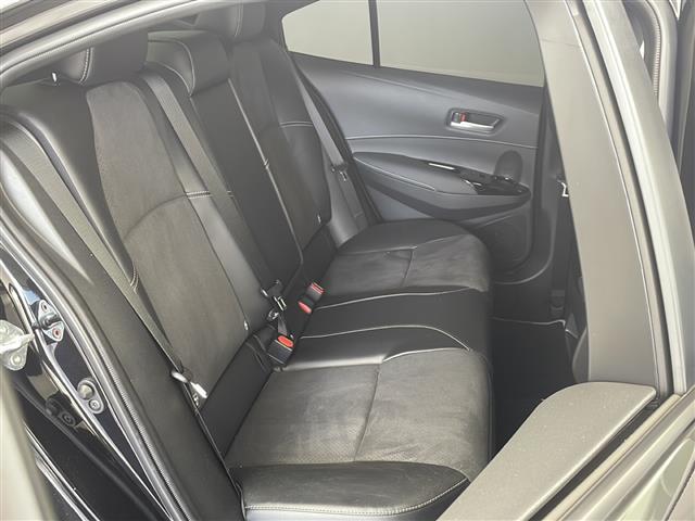 カローラ アクティブスポーツ　純正１０型ナビ　フルセグＴＶ　ＢＴ　バックカメラ　オートライト　シートヒーター　ＥＴＣ　専用フロントバンパー　特別カラー１７インチＡＷ　専用チューニングサスペンション　専用電動パワーステアリング（20枚目）