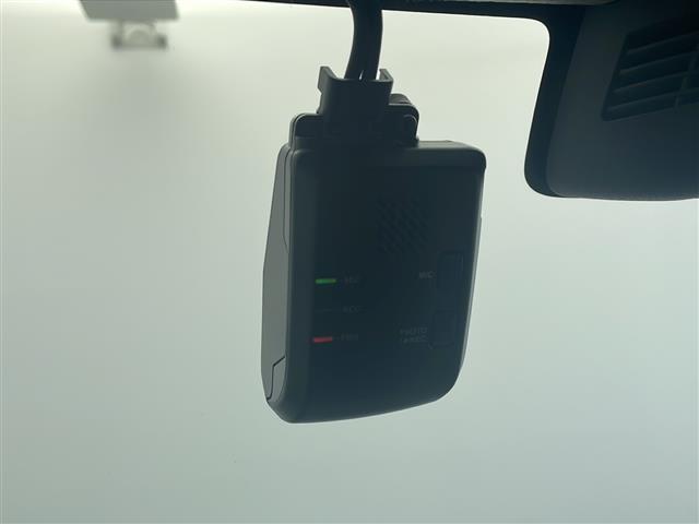 ワゴンＲスマイル ハイブリッドＳ　禁煙車／ケンウッド８型ナビ／フルセグＴＶ／バックカメラ／前後ドラレコ／デュアルカメラブレーキサポート／両側パワスラ／運転席シートヒーター／純正フロアマット／純正ドアバイザー／プッシュスタート（5枚目）