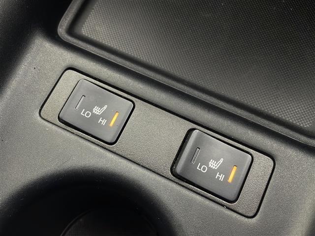 プリウス Ｓツーリングセレクション　純正９型ディスプレイオーディオ／ＡＭ／ＦＭ／ＵＳＢ／ＢＴ／Ｍｉｒａｃａｓｔ／ＡｐｐｅｌｅＣａｒＰｌａｙ／ＡｎｄｒｏｉｄＡｕｔｏ／前席シートヒーター／レザーシート／バックカメラ／ビルトインＥＴＣ（8枚目）