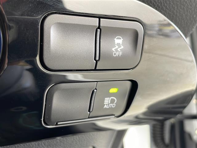 プリウス Ｓツーリングセレクション　純正９型ディスプレイオーディオ／ＡＭ／ＦＭ／ＵＳＢ／ＢＴ／Ｍｉｒａｃａｓｔ／ＡｐｐｅｌｅＣａｒＰｌａｙ／ＡｎｄｒｏｉｄＡｕｔｏ／前席シートヒーター／レザーシート／バックカメラ／ビルトインＥＴＣ（11枚目）