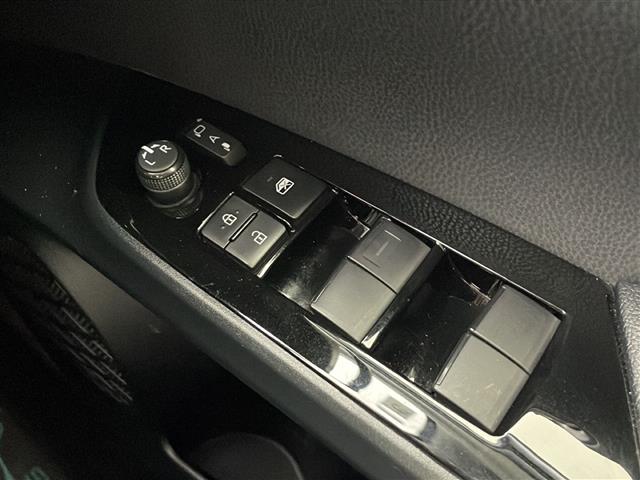 プリウス Ｓツーリングセレクション　純正９型ディスプレイオーディオ／ＡＭ／ＦＭ／ＵＳＢ／ＢＴ／Ｍｉｒａｃａｓｔ／ＡｐｐｅｌｅＣａｒＰｌａｙ／ＡｎｄｒｏｉｄＡｕｔｏ／前席シートヒーター／レザーシート／バックカメラ／ビルトインＥＴＣ（20枚目）