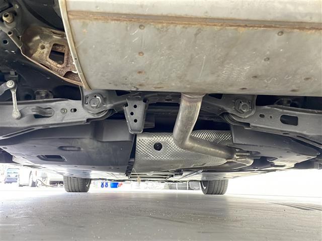 プリウス Ｓツーリングセレクション　純正９型ディスプレイオーディオ／ＡＭ／ＦＭ／ＵＳＢ／ＢＴ／Ｍｉｒａｃａｓｔ／ＡｐｐｅｌｅＣａｒＰｌａｙ／ＡｎｄｒｏｉｄＡｕｔｏ／前席シートヒーター／レザーシート／バックカメラ／ビルトインＥＴＣ（40枚目）