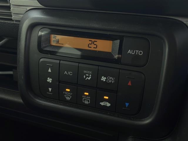 Ｎ－ＶＡＮ＋スタイル ファン　純正ディスプレイオーディオ　ＡＣＣ　バックカメラ　ブルートゥース　ホンダセンシング　衝突軽減ブレーキ　路外逸脱抑制　オートライト　リヤパーキングセンサー　純正フロアマット　スペアキー（5枚目）
