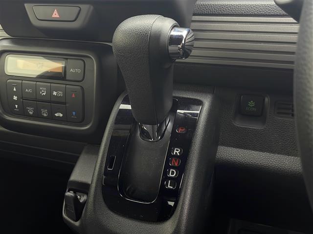Ｎ－ＶＡＮ＋スタイル ファン　純正ディスプレイオーディオ　ＡＣＣ　バックカメラ　ブルートゥース　ホンダセンシング　衝突軽減ブレーキ　路外逸脱抑制　オートライト　リヤパーキングセンサー　純正フロアマット　スペアキー（6枚目）