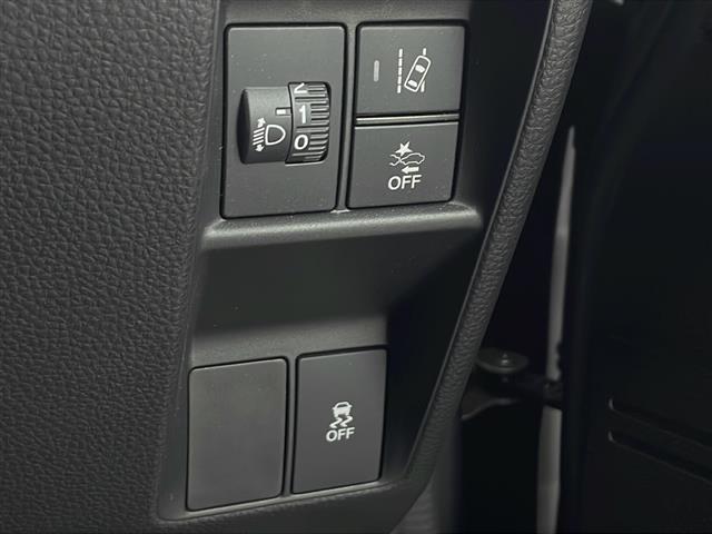 Ｎ－ＶＡＮ＋スタイル ファン　純正ディスプレイオーディオ　ＡＣＣ　バックカメラ　ブルートゥース　ホンダセンシング　衝突軽減ブレーキ　路外逸脱抑制　オートライト　リヤパーキングセンサー　純正フロアマット　スペアキー（10枚目）