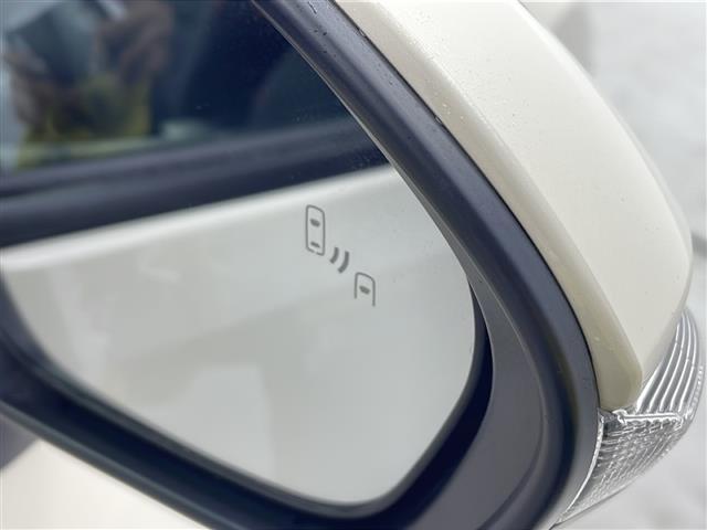 アクア Ｚ　禁煙車／純正１０．２５型ナビ／フルセグＴＶ／ＥＴＣ／トヨタチームメイト／アドバンストパーク／パノラミックビューモニター（シースルービュー付）／セーフティセンス／ＬＥＤヘッドライト／純正フロアマット（2枚目）