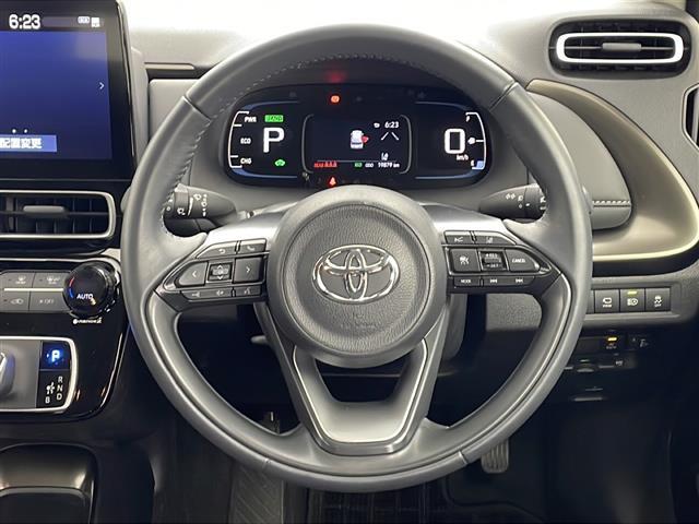 アクア Ｚ　禁煙車／純正１０．２５型ナビ／フルセグＴＶ／ＥＴＣ／トヨタチームメイト／アドバンストパーク／パノラミックビューモニター（シースルービュー付）／セーフティセンス／ＬＥＤヘッドライト／純正フロアマット（9枚目）