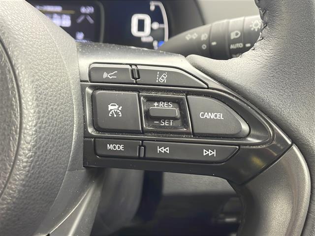 アクア Ｚ　禁煙車／純正１０．２５型ナビ／フルセグＴＶ／ＥＴＣ／トヨタチームメイト／アドバンストパーク／パノラミックビューモニター（シースルービュー付）／セーフティセンス／ＬＥＤヘッドライト／純正フロアマット（10枚目）