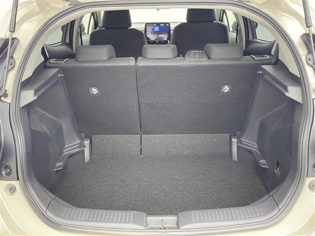 アクア Ｚ　禁煙車／純正１０．２５型ナビ／フルセグＴＶ／ＥＴＣ／トヨタチームメイト／アドバンストパーク／パノラミックビューモニター（シースルービュー付）／セーフティセンス／ＬＥＤヘッドライト／純正フロアマット（27枚目）