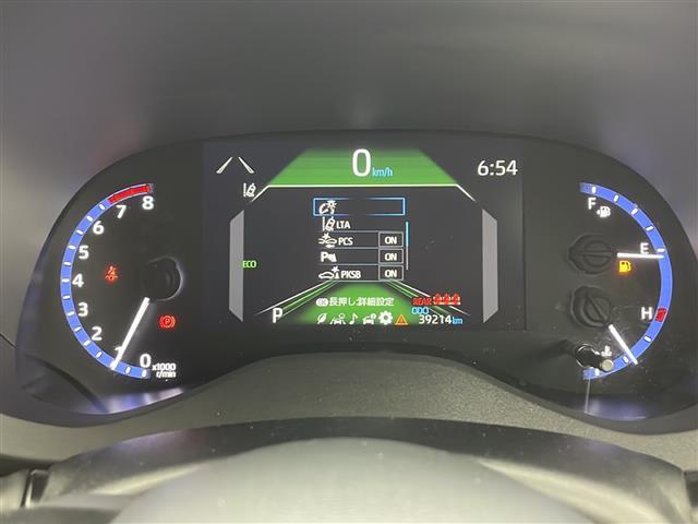 ヤリスクロス Ｚ　アドベンチャー　純正ディスプレイオーディオ／ＡＭ／ＦＭ／ＵＳＢ／ＢＴ／Ｍｉｒａｃａｓｔ／前後ドライブレコーダー／ハーフレザーシート／前席シートヒーター／運転席パワーシート／革巻きステアリング／ステアヒーター（6枚目）