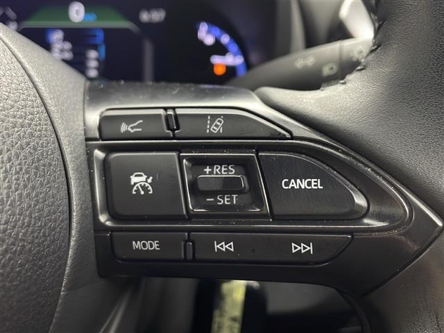 ヤリスクロス Ｚ　アドベンチャー　純正ディスプレイオーディオ／ＡＭ／ＦＭ／ＵＳＢ／ＢＴ／Ｍｉｒａｃａｓｔ／前後ドライブレコーダー／ハーフレザーシート／前席シートヒーター／運転席パワーシート／革巻きステアリング／ステアヒーター（9枚目）