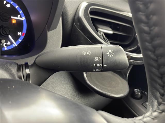 ヤリスクロス Ｚ　アドベンチャー　純正ディスプレイオーディオ／ＡＭ／ＦＭ／ＵＳＢ／ＢＴ／Ｍｉｒａｃａｓｔ／前後ドライブレコーダー／ハーフレザーシート／前席シートヒーター／運転席パワーシート／革巻きステアリング／ステアヒーター（11枚目）