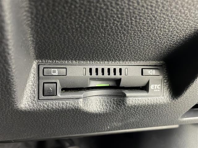 ヤリスクロス Ｚ　アドベンチャー　純正ディスプレイオーディオ／ＡＭ／ＦＭ／ＵＳＢ／ＢＴ／Ｍｉｒａｃａｓｔ／前後ドライブレコーダー／ハーフレザーシート／前席シートヒーター／運転席パワーシート／革巻きステアリング／ステアヒーター（14枚目）