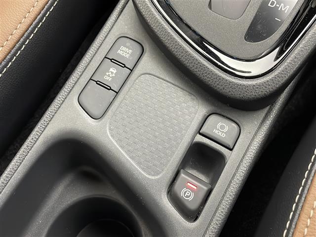 ヤリスクロス Ｚ　アドベンチャー　純正ディスプレイオーディオ／ＡＭ／ＦＭ／ＵＳＢ／ＢＴ／Ｍｉｒａｃａｓｔ／前後ドライブレコーダー／ハーフレザーシート／前席シートヒーター／運転席パワーシート／革巻きステアリング／ステアヒーター（19枚目）