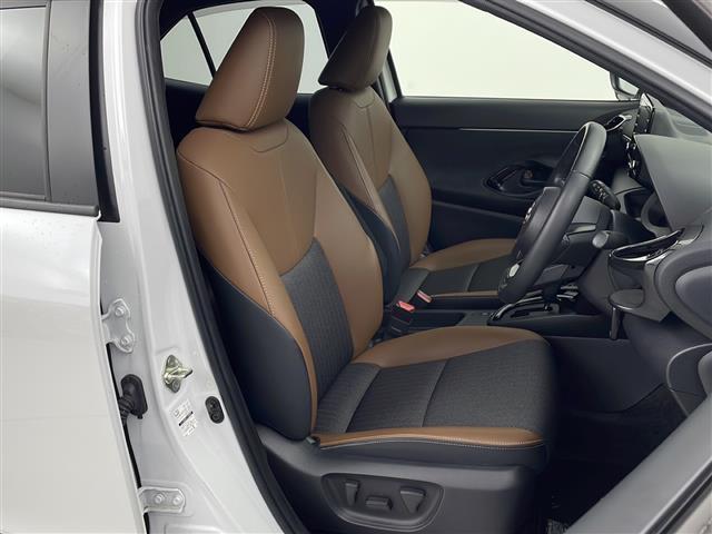 ヤリスクロス Ｚ　アドベンチャー　純正ディスプレイオーディオ／ＡＭ／ＦＭ／ＵＳＢ／ＢＴ／Ｍｉｒａｃａｓｔ／前後ドライブレコーダー／ハーフレザーシート／前席シートヒーター／運転席パワーシート／革巻きステアリング／ステアヒーター（22枚目）