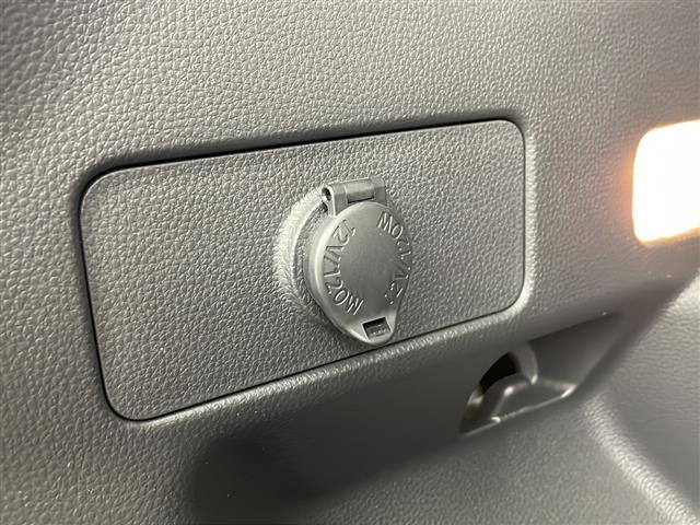 ヤリスクロス Ｚ　アドベンチャー　純正ディスプレイオーディオ／ＡＭ／ＦＭ／ＵＳＢ／ＢＴ／Ｍｉｒａｃａｓｔ／前後ドライブレコーダー／ハーフレザーシート／前席シートヒーター／運転席パワーシート／革巻きステアリング／ステアヒーター（24枚目）