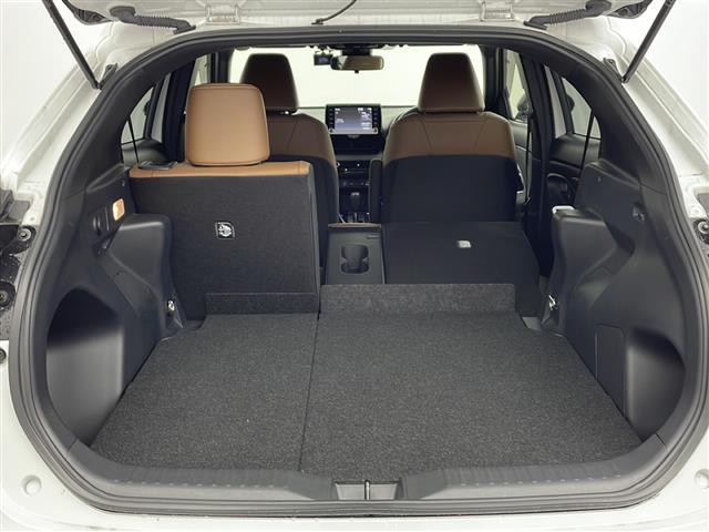 ヤリスクロス Ｚ　アドベンチャー　純正ディスプレイオーディオ／ＡＭ／ＦＭ／ＵＳＢ／ＢＴ／Ｍｉｒａｃａｓｔ／前後ドライブレコーダー／ハーフレザーシート／前席シートヒーター／運転席パワーシート／革巻きステアリング／ステアヒーター（27枚目）