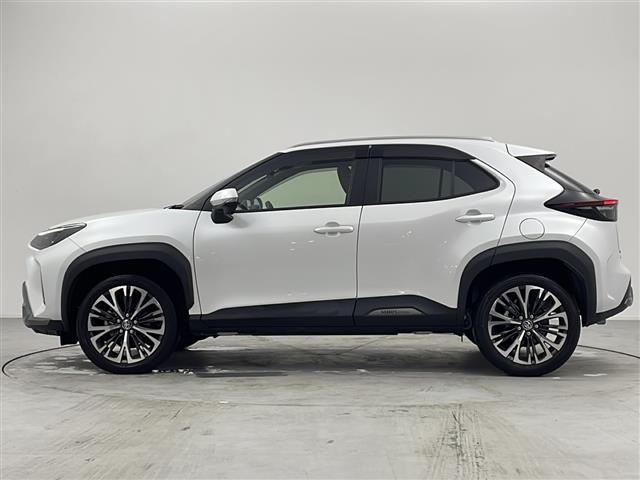 ヤリスクロス Ｚ　アドベンチャー　純正ディスプレイオーディオ／ＡＭ／ＦＭ／ＵＳＢ／ＢＴ／Ｍｉｒａｃａｓｔ／前後ドライブレコーダー／ハーフレザーシート／前席シートヒーター／運転席パワーシート／革巻きステアリング／ステアヒーター（32枚目）