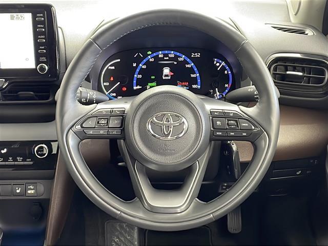ヤリスクロス ハイブリッドZ 禁煙車 純正ナビ Bluetooth/AppleCarplay バックカメラ ブラインドスポットモニター 前後ドライブレコーダー オートブレーキホールド オートLEDヘッドライト シートヒーター(11枚目)