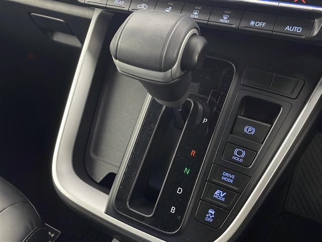 ノア ハイブリッドS-Z 純正10.5インチナビ/フルセグ/CDDVDキット/HDMI/バックカメラ/快適利便high/AC100V/トヨタセーフティセンス/PCS/ACC/両側電動スライドドア/ETC2.0/パワーバックドア(7枚目)