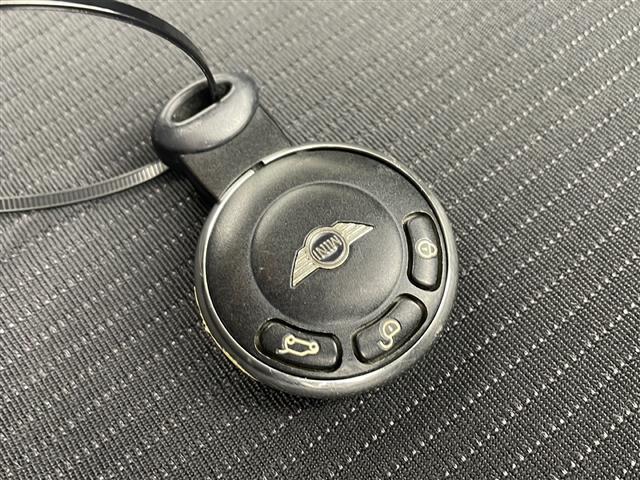 MINI クーパーS クラブマン カロッツェリアHDDナビ CD 地デジ ワンオーナー パドルシフト MTモード付AT ETC 電動格納ミラー 革巻きステアリング ハーフレザーシート プッシュスタート HIDヘッドライト(17枚目)