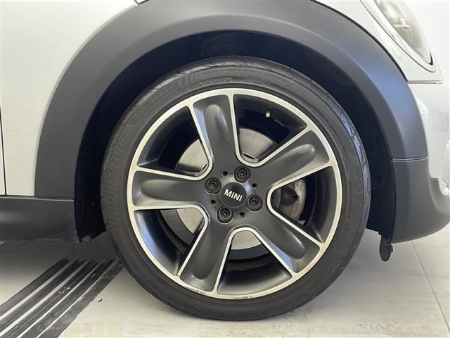 MINI クーパーS クラブマン カロッツェリアHDDナビ CD 地デジ ワンオーナー パドルシフト MTモード付AT ETC 電動格納ミラー 革巻きステアリング ハーフレザーシート プッシュスタート HIDヘッドライト(38枚目)