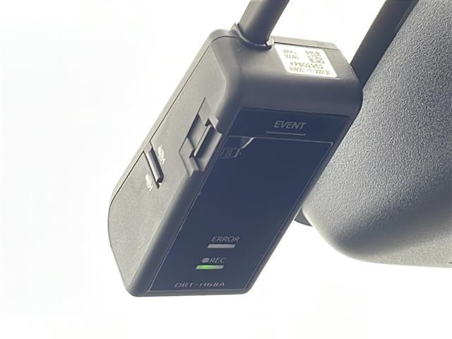 パッソ モーダ　Ｇパッケージ　純正ディーラーオプションナビ（ＡＭ／ＦＭ／ＣＤ／ＳＤ／ＢＴ／フルセグ）　ドライブレコーダー　ＥＴＣ　シートヒーター　トヨタセーフティセンス（ＰＣＳ／ＡＨＢ／クリアランスソナー）　アイドリングストップ（6枚目）