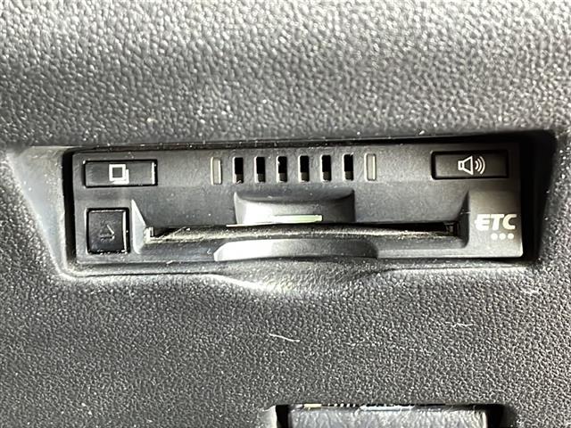 パッソ モーダ　Ｇパッケージ　純正ディーラーオプションナビ（ＡＭ／ＦＭ／ＣＤ／ＳＤ／ＢＴ／フルセグ）　ドライブレコーダー　ＥＴＣ　シートヒーター　トヨタセーフティセンス（ＰＣＳ／ＡＨＢ／クリアランスソナー）　アイドリングストップ（7枚目）