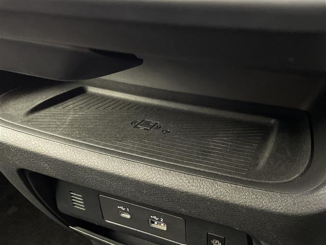 セレナ ハイウェイスターV 純正ナビ 後席専用モニター 両側パワースライドドア アラウンドビューモニター インテリジェントルームミラー ワイヤレス充電 プロパイロット フルセグTV ブルートゥース ETC2.0 スペアキー(7枚目)