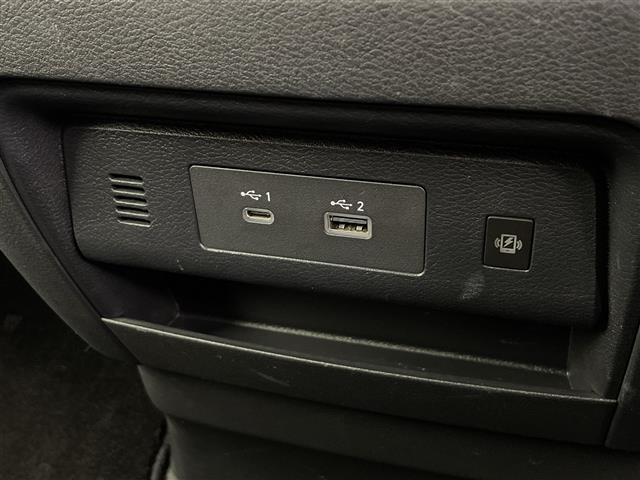 セレナ ハイウェイスターV 純正ナビ 後席専用モニター 両側パワースライドドア アラウンドビューモニター インテリジェントルームミラー ワイヤレス充電 プロパイロット フルセグTV ブルートゥース ETC2.0 スペアキー(19枚目)