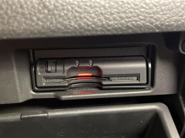 セレナ ハイウェイスターS-HVアドバンスドセーフティパック 純正8型ナビ フリップダウンモニター フルセグTV アラウンドビューモニター ETC 両側パワースライドドア クルーズコントロール LEDヘッドライト レーンキープアシスト シートバックテーブル(10枚目)