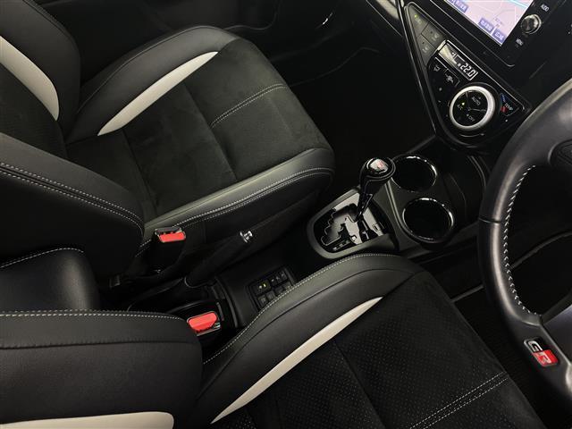 アクア Ｇ　ＧＲスポーツ・１７インチパッケージ　／純正ナビ　／ＣＤ　ＤＶＤ　ＢＴ　ＳＤ　フルセグＴＶ　／バックカメラ　／クルーズコントロール　／純正エアロ　／純正１７インチＡＷ　／レーンキープアシスト／ハーフレザーシート／前後ドラレコ（15枚目）