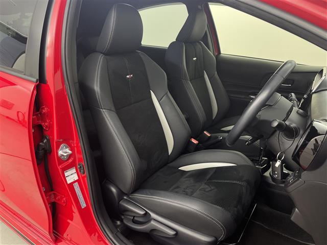 アクア Ｇ　ＧＲスポーツ・１７インチパッケージ　／純正ナビ　／ＣＤ　ＤＶＤ　ＢＴ　ＳＤ　フルセグＴＶ　／バックカメラ　／クルーズコントロール　／純正エアロ　／純正１７インチＡＷ　／レーンキープアシスト／ハーフレザーシート／前後ドラレコ（16枚目）