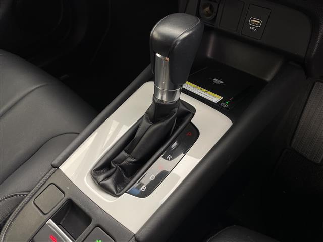 フィット e:HEVリュクス 純正9インチナビ/CD DVD BT SD FM AM/フルセグTV/バックカメラ/ホンダセンシング/アダプティブクルーズコントロール/衝突被害軽減システム/スペアキー/ハーフレザーシート(21枚目)