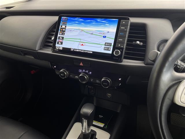 フィット e:HEVリュクス 純正9インチナビ/CD DVD BT SD FM AM/フルセグTV/バックカメラ/ホンダセンシング/アダプティブクルーズコントロール/衝突被害軽減システム/スペアキー/ハーフレザーシート(23枚目)