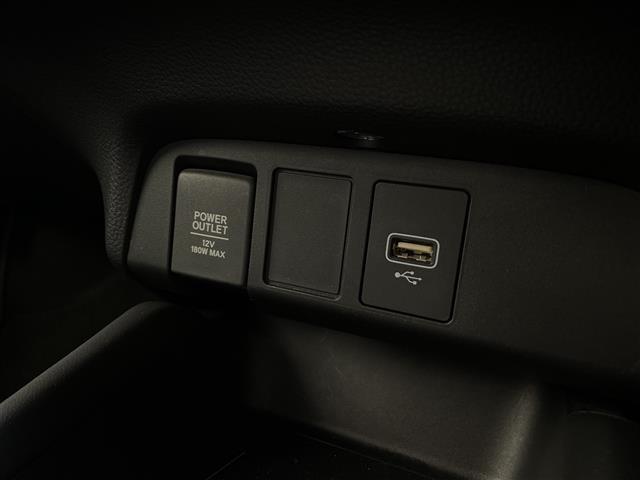 フィット e:HEVリュクス 純正9インチナビ/CD DVD BT SD FM AM/フルセグTV/バックカメラ/ホンダセンシング/アダプティブクルーズコントロール/衝突被害軽減システム/スペアキー/ハーフレザーシート(29枚目)