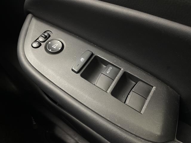 フィット e:HEVリュクス 純正9インチナビ/CD DVD BT SD FM AM/フルセグTV/バックカメラ/ホンダセンシング/アダプティブクルーズコントロール/衝突被害軽減システム/スペアキー/ハーフレザーシート(37枚目)