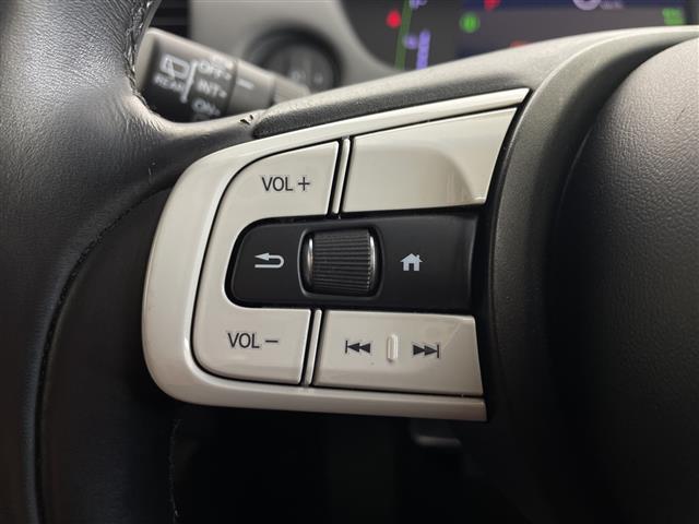 フィット e:HEVリュクス 純正9インチナビ/CD DVD BT SD FM AM/フルセグTV/バックカメラ/ホンダセンシング/アダプティブクルーズコントロール/衝突被害軽減システム/スペアキー/ハーフレザーシート(40枚目)