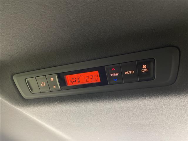 ヴォクシー ＺＳ　煌ＩＩＩ　特別仕様車／ケンウッドナビ／フルセグＴＶ／バックカメラ／ＥＴＣ／前方ドラレコ／セーフティセンス／パーキングセンサー／ＬＥＤライト／両側パワスラ／合皮コンビシート／純正フロアマット／プッシュスタート（7枚目）