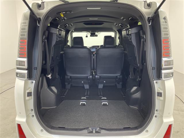 ヴォクシー ＺＳ　煌ＩＩＩ　特別仕様車／ケンウッドナビ／フルセグＴＶ／バックカメラ／ＥＴＣ／前方ドラレコ／セーフティセンス／パーキングセンサー／ＬＥＤライト／両側パワスラ／合皮コンビシート／純正フロアマット／プッシュスタート（31枚目）