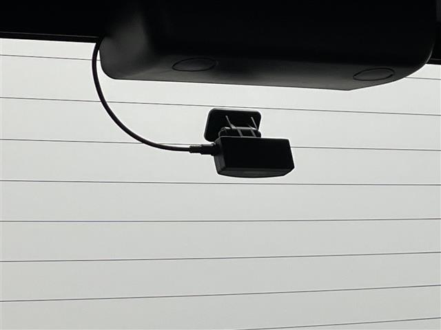 シエンタ Ｇ　クエロ　純正ナビ（ＮＳＺＴ－Ｗ６８Ｔ）　パノラミックビューモニター　フルセグＴＶ　両側パワースライドドア　ハーフレザーシート　純正フロアマット　トヨタセーフティセンス　ＬＥＤヘッド　オートライト　ＥＴＣ２．０（2枚目）