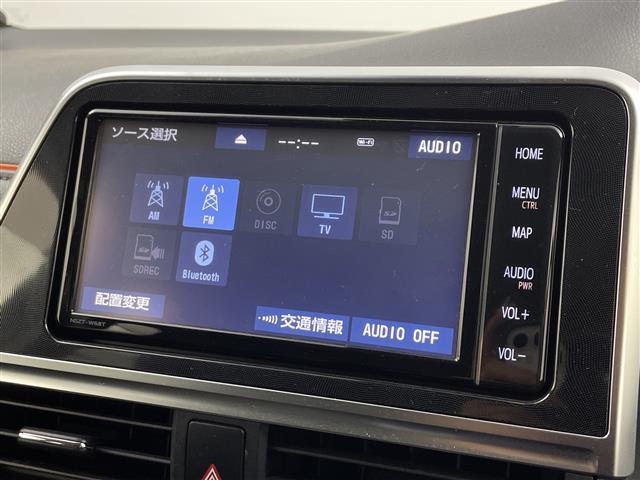 シエンタ Ｇ　クエロ　純正ナビ（ＮＳＺＴ－Ｗ６８Ｔ）　パノラミックビューモニター　フルセグＴＶ　両側パワースライドドア　ハーフレザーシート　純正フロアマット　トヨタセーフティセンス　ＬＥＤヘッド　オートライト　ＥＴＣ２．０（5枚目）