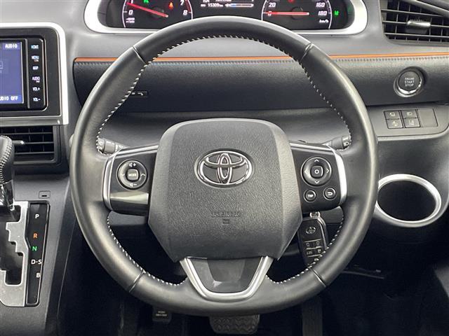 シエンタ Ｇ　クエロ　純正ナビ（ＮＳＺＴ－Ｗ６８Ｔ）　パノラミックビューモニター　フルセグＴＶ　両側パワースライドドア　ハーフレザーシート　純正フロアマット　トヨタセーフティセンス　ＬＥＤヘッド　オートライト　ＥＴＣ２．０（8枚目）