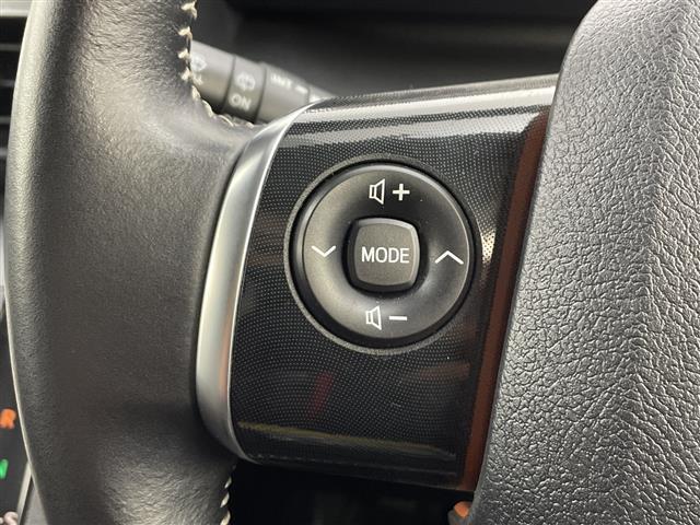 シエンタ Ｇ　クエロ　純正ナビ（ＮＳＺＴ－Ｗ６８Ｔ）　パノラミックビューモニター　フルセグＴＶ　両側パワースライドドア　ハーフレザーシート　純正フロアマット　トヨタセーフティセンス　ＬＥＤヘッド　オートライト　ＥＴＣ２．０（9枚目）