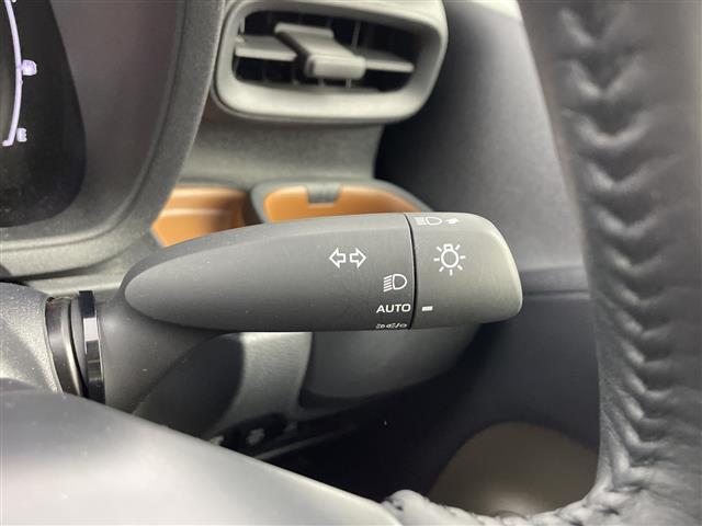 シエンタ Ｚ　純正１０．５インチナビ　バックカメラ　フルセグＴＶ　ブルートゥース　ＥＴＣ　前後ドライブレコーダー　ハンズフリー両側パワースライドドア　トヨタセーフティセンス　スマートキー　スペアキー（13枚目）