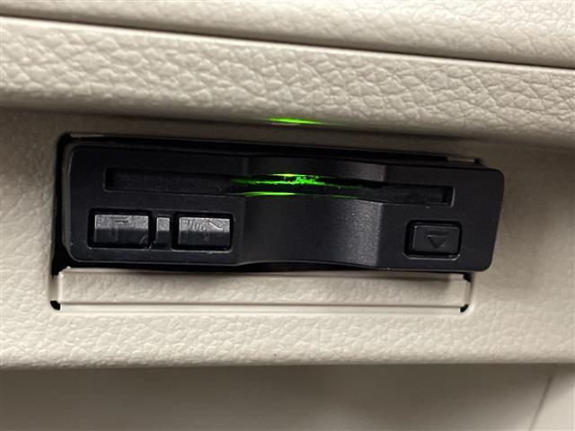 アルトラパン Ｌ　／純正メモリナビ／ＣＤ／ＤＶＤ／ＵＳＢ／ＡＵＸ／ｉＰｏｄ／Ｂｌｕｅｔｏｏｔｈ／フルセグＴＶ／全周囲カメラ／衝突被害軽減システム／運転席シートヒーター／ＥＴＣ／スマートキー／スペアキー（8枚目）