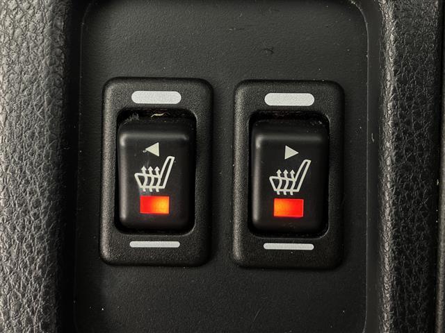 ８６ ＧＴリミテッド　純正ナビ／クルコン／バックカメラ／フルセグＴＶ／Ｂｌｕｅｔｏｏｔｈ／リヤスポイラー　ハーフレザーシート／純正フロアマット／前席シートヒーター／ＥＴＣ／ＬＥＤヘッドライト／スペアキー（18枚目）