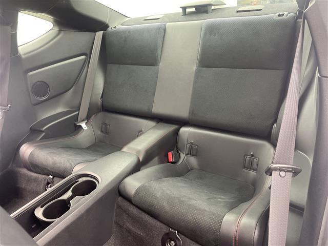 ８６ ＧＴリミテッド　純正ナビ／クルコン／バックカメラ／フルセグＴＶ／Ｂｌｕｅｔｏｏｔｈ／リヤスポイラー　ハーフレザーシート／純正フロアマット／前席シートヒーター／ＥＴＣ／ＬＥＤヘッドライト／スペアキー（26枚目）