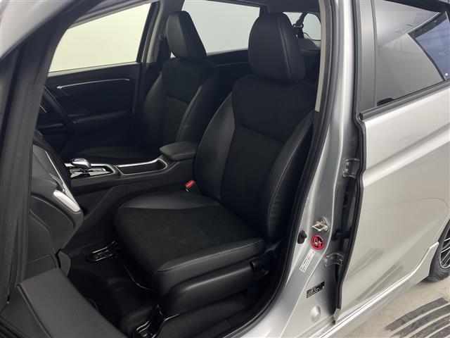 シャトル ハイブリッドＸスタイルエディション　ＣＡＲＲＯＺＺＥＲＩＡ製８インチナビ　Ｂｌｕｅｔｏｏｔｈ　フルセグＴＶ　ＣＤ　ＤＶＤ　衝突被害軽減ブレーキ　コーナーセンサー　横滑り防止装置　クルーズコントロール　前後ドラレコ　ＬＥＤオートライト（12枚目）